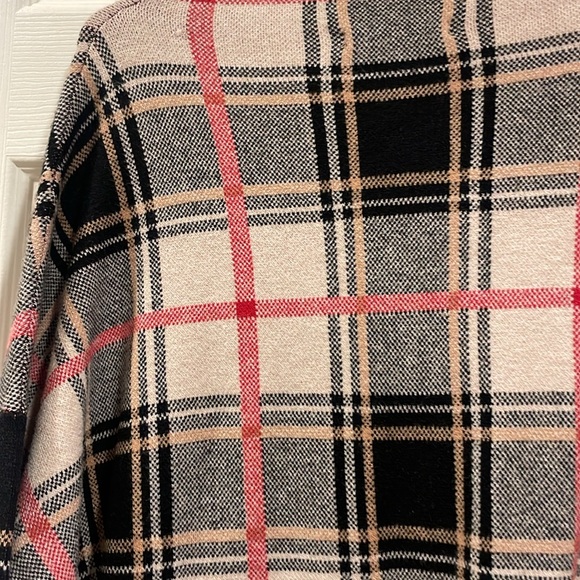 Tahari women's plaid pattern long-sleeved muck neck poncho size 1X - Picture 4 of 4